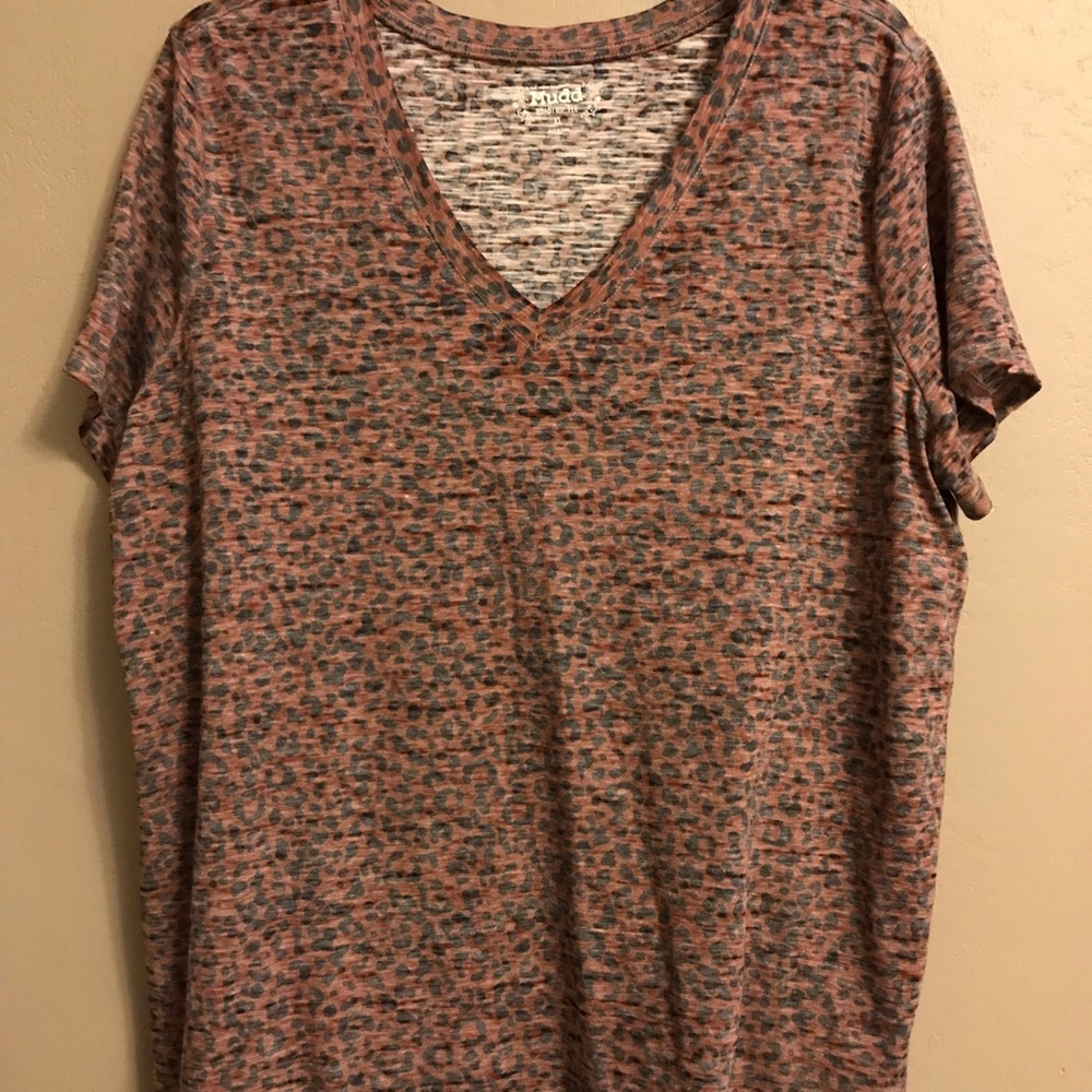 Mudd Burnout V-Neck Tee - Allover Leopard Print